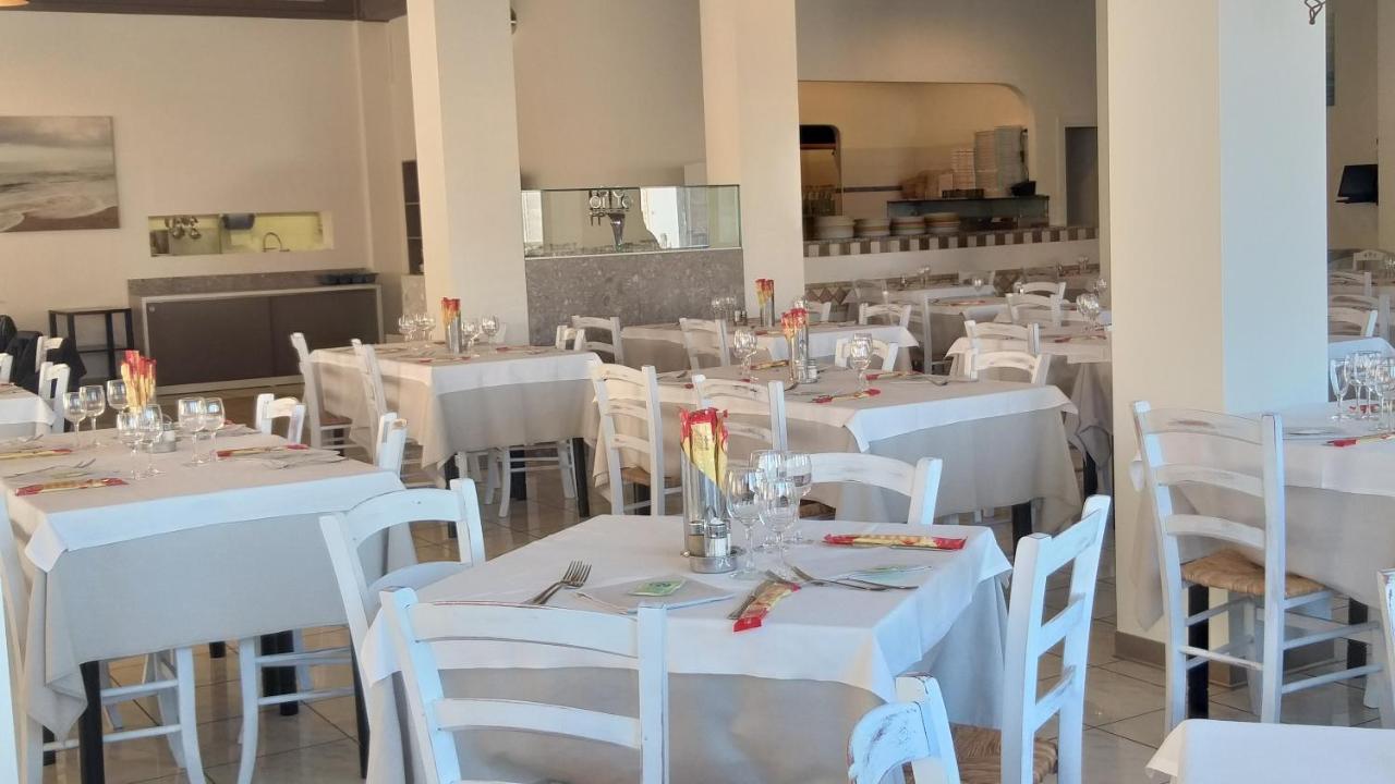 Hotelristorante Il Punto Marotta Exteriör bild